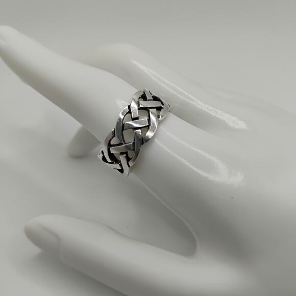 Celtic Knot Band in Sterling Silver Sz 10 - Picture 1 of 5